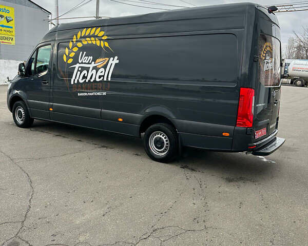 Серый Мерседес Sprinter, объемом двигателя 1.95 л и пробегом 155 тыс. км за 26000 $, фото 3 на Automoto.ua