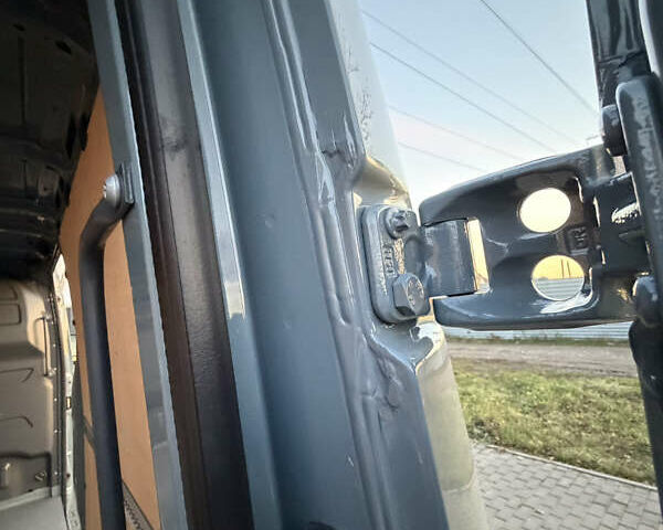 Сірий Мерседес Sprinter, об'ємом двигуна 0 л та пробігом 241 тис. км за 25900 $, фото 50 на Automoto.ua