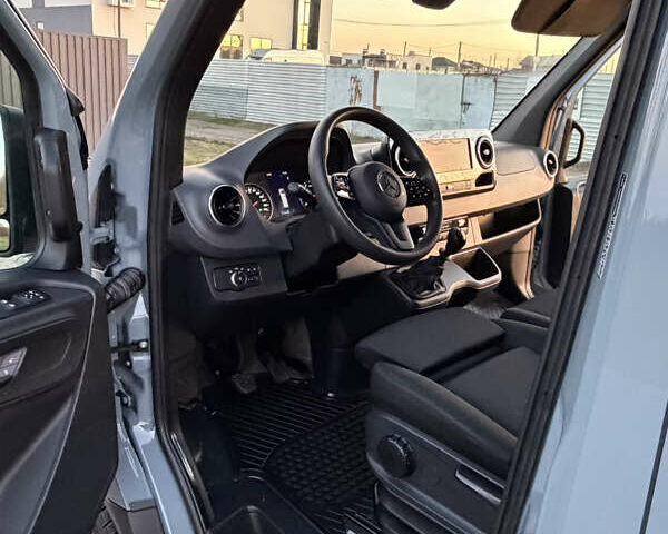 Сірий Мерседес Sprinter, об'ємом двигуна 0 л та пробігом 241 тис. км за 25900 $, фото 21 на Automoto.ua
