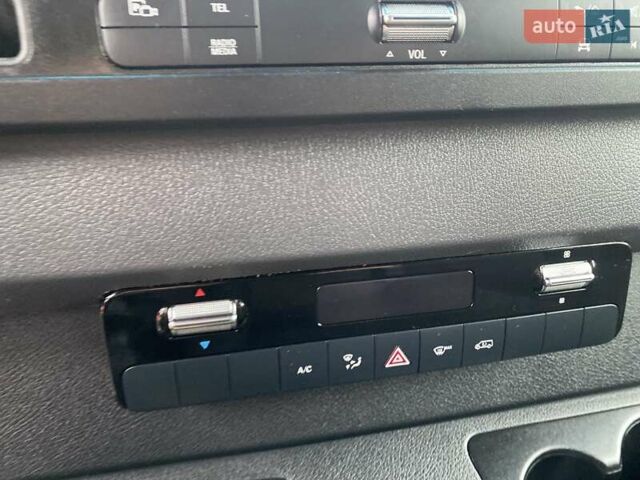 Серый Мерседес Sprinter, объемом двигателя 2.08 л и пробегом 95 тыс. км за 32899 $, фото 35 на Automoto.ua