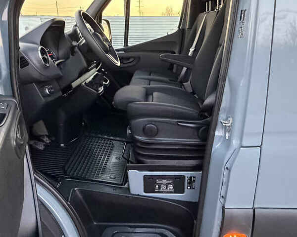 Сірий Мерседес Sprinter, об'ємом двигуна 0 л та пробігом 241 тис. км за 25900 $, фото 18 на Automoto.ua