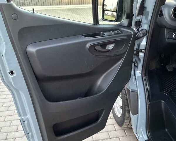 Сірий Мерседес Sprinter, об'ємом двигуна 0 л та пробігом 241 тис. км за 25900 $, фото 16 на Automoto.ua
