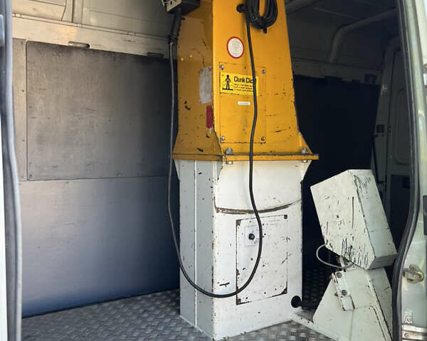 Серый Мерседес Sprinter, объемом двигателя 2.2 л и пробегом 289 тыс. км за 19300 $, фото 3 на Automoto.ua