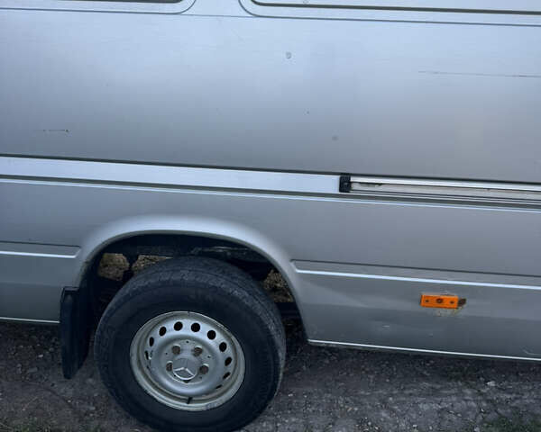 Сірий Мерседес Sprinter, об'ємом двигуна 2.69 л та пробігом 380 тис. км за 11500 $, фото 6 на Automoto.ua