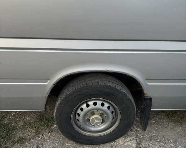 Сірий Мерседес Sprinter, об'ємом двигуна 2.69 л та пробігом 380 тис. км за 11500 $, фото 9 на Automoto.ua