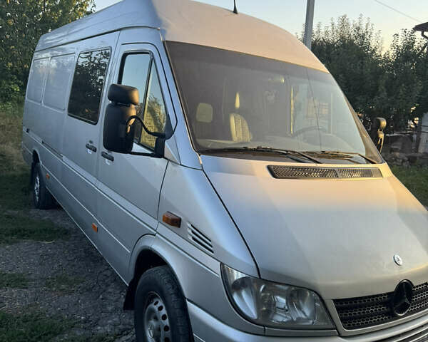 Сірий Мерседес Sprinter, об'ємом двигуна 2.69 л та пробігом 380 тис. км за 11500 $, фото 1 на Automoto.ua