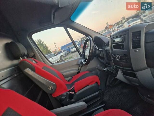 Серый Мерседес Sprinter, объемом двигателя 2.99 л и пробегом 377 тыс. км за 13999 $, фото 3 на Automoto.ua