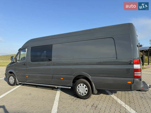 Серый Мерседес Sprinter, объемом двигателя 3 л и пробегом 450 тыс. км за 28999 $, фото 3 на Automoto.ua
