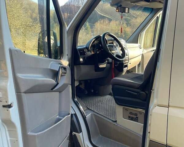 Серый Мерседес Sprinter, объемом двигателя 2.14 л и пробегом 361 тыс. км за 11000 $, фото 10 на Automoto.ua