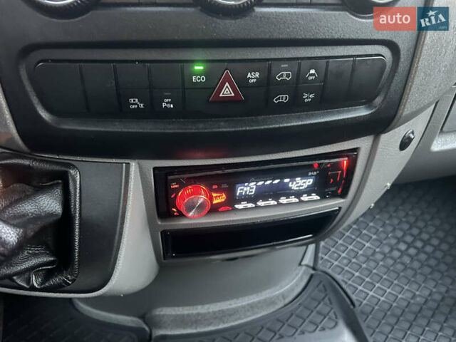 Серый Мерседес Sprinter, объемом двигателя 0 л и пробегом 301 тыс. км за 25000 $, фото 40 на Automoto.ua