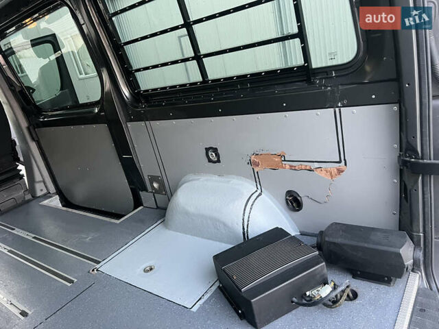 Серый Мерседес Sprinter, объемом двигателя 0 л и пробегом 301 тыс. км за 25000 $, фото 34 на Automoto.ua