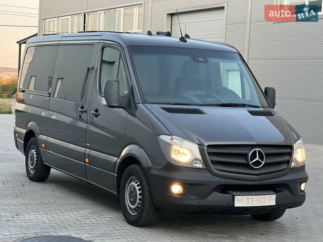 Серый Мерседес Sprinter, объемом двигателя 0 л и пробегом 301 тыс. км за 25000 $, фото 7 на Automoto.ua