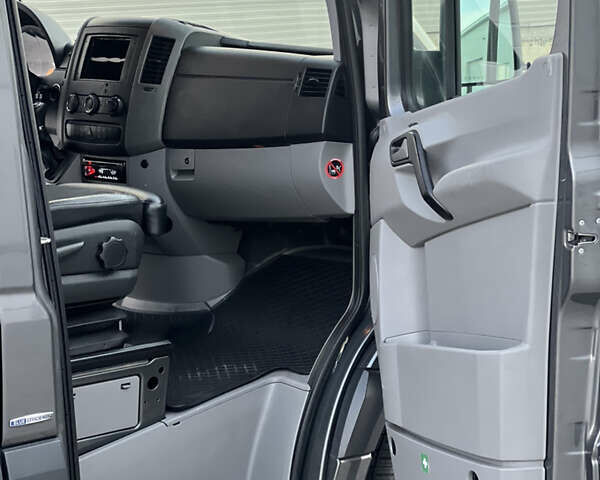 Серый Мерседес Sprinter, объемом двигателя 0 л и пробегом 301 тыс. км за 25000 $, фото 29 на Automoto.ua