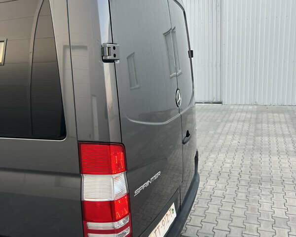 Серый Мерседес Sprinter, объемом двигателя 0 л и пробегом 301 тыс. км за 25000 $, фото 13 на Automoto.ua