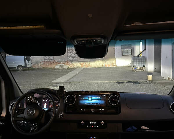 Серый Мерседес Sprinter, объемом двигателя 2.99 л и пробегом 333 тыс. км за 66094 $, фото 15 на Automoto.ua