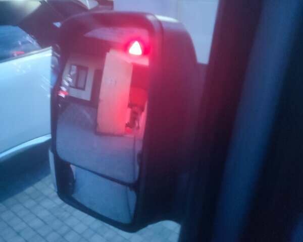 Серый Мерседес Sprinter, объемом двигателя 1.95 л и пробегом 160 тыс. км за 44000 $, фото 11 на Automoto.ua