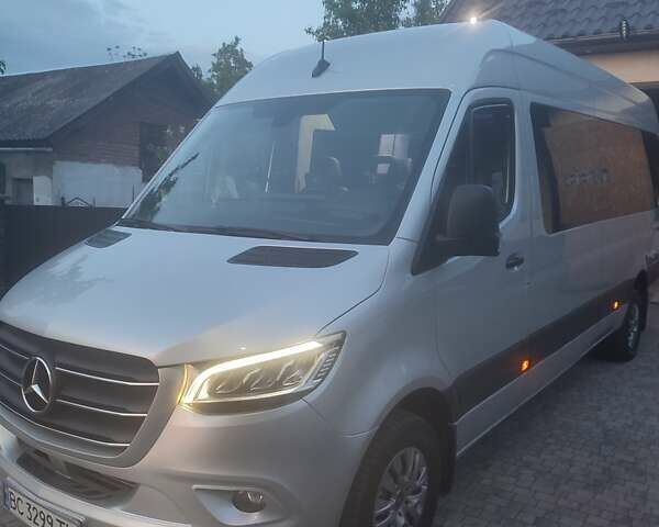 Серый Мерседес Sprinter, объемом двигателя 1.95 л и пробегом 160 тыс. км за 44000 $, фото 4 на Automoto.ua