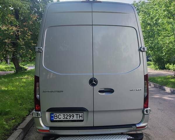 Серый Мерседес Sprinter, объемом двигателя 1.95 л и пробегом 160 тыс. км за 44000 $, фото 12 на Automoto.ua