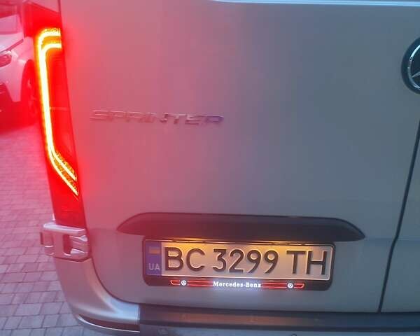 Серый Мерседес Sprinter, объемом двигателя 1.95 л и пробегом 160 тыс. км за 44000 $, фото 6 на Automoto.ua