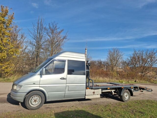 Сірий Мерседес Sprinter, об'ємом двигуна 0 л та пробігом 200 тис. км за 13999 $, фото 4 на Automoto.ua