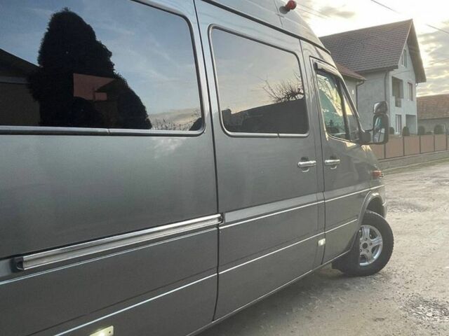 Серый Мерседес Sprinter, объемом двигателя 2.7 л и пробегом 550 тыс. км за 11200 $, фото 1 на Automoto.ua
