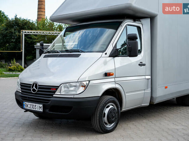 Сірий Мерседес Sprinter, об'ємом двигуна 2.7 л та пробігом 320 тис. км за 16950 $, фото 2 на Automoto.ua