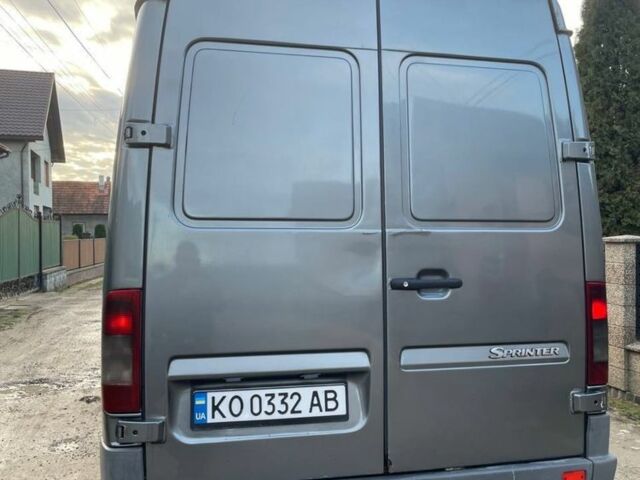 Серый Мерседес Sprinter, объемом двигателя 2.7 л и пробегом 550 тыс. км за 11200 $, фото 4 на Automoto.ua