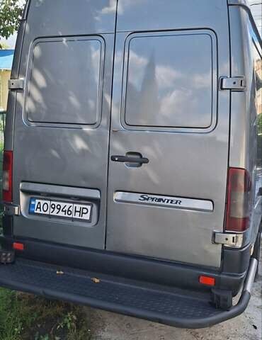 Серый Мерседес Sprinter, объемом двигателя 2.2 л и пробегом 600 тыс. км за 8500 $, фото 4 на Automoto.ua