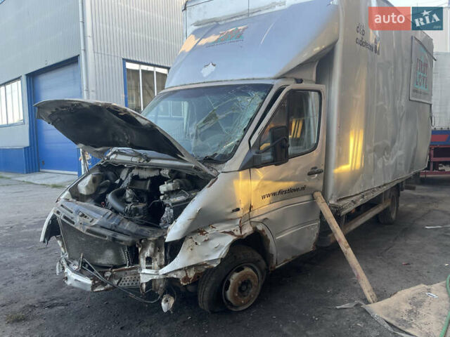 Серый Мерседес Sprinter, объемом двигателя 2.15 л и пробегом 420 тыс. км за 3200 $, фото 3 на Automoto.ua