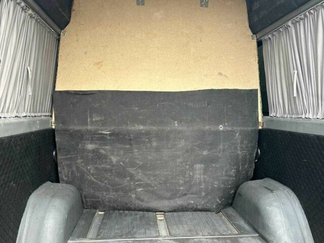 Серый Мерседес Sprinter, объемом двигателя 2.2 л и пробегом 400 тыс. км за 10999 $, фото 14 на Automoto.ua