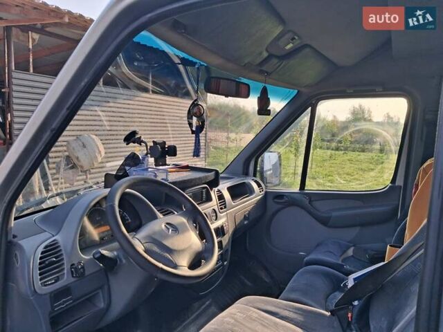 Серый Мерседес Sprinter, объемом двигателя 0 л и пробегом 658 тыс. км за 6200 $, фото 3 на Automoto.ua