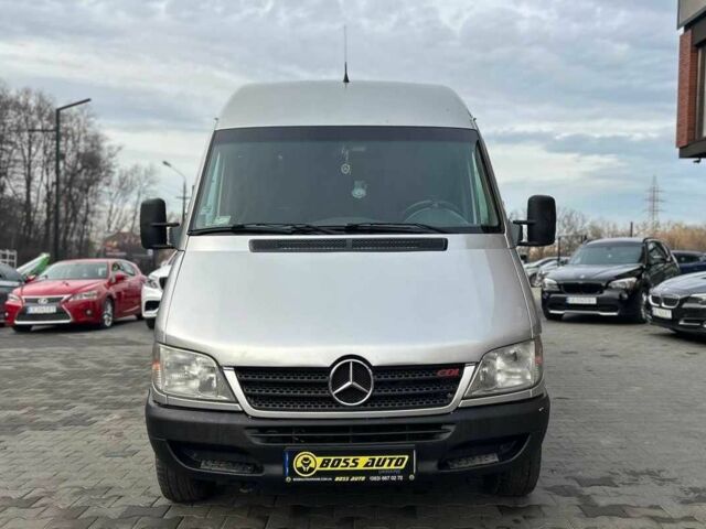 Серый Мерседес Sprinter, объемом двигателя 2.2 л и пробегом 400 тыс. км за 10999 $, фото 1 на Automoto.ua