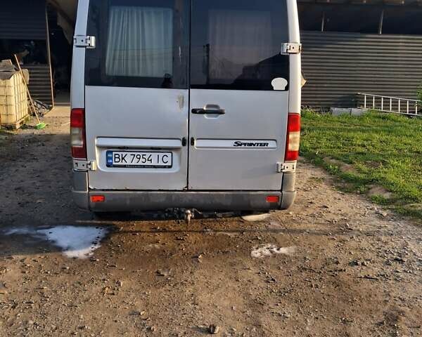 Серый Мерседес Sprinter, объемом двигателя 0 л и пробегом 658 тыс. км за 6200 $, фото 2 на Automoto.ua