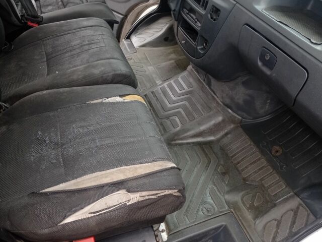 Серый Мерседес Sprinter, объемом двигателя 2.1 л и пробегом 362 тыс. км за 4400 $, фото 15 на Automoto.ua