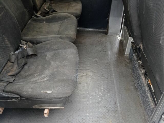 Серый Мерседес Sprinter, объемом двигателя 2.1 л и пробегом 362 тыс. км за 4400 $, фото 16 на Automoto.ua