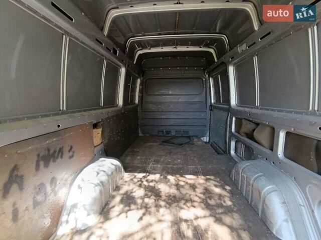 Сірий Мерседес Sprinter, об'ємом двигуна 2.15 л та пробігом 342 тис. км за 12500 $, фото 3 на Automoto.ua