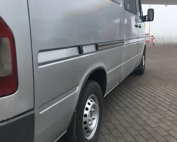 Серый Мерседес Sprinter, объемом двигателя 2.15 л и пробегом 580 тыс. км за 5550 $, фото 9 на Automoto.ua