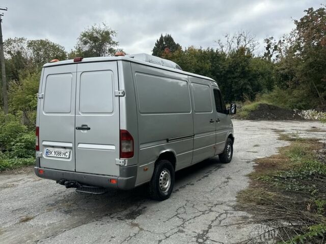Сірий Мерседес Sprinter, об'ємом двигуна 2.7 л та пробігом 744 тис. км за 9700 $, фото 2 на Automoto.ua