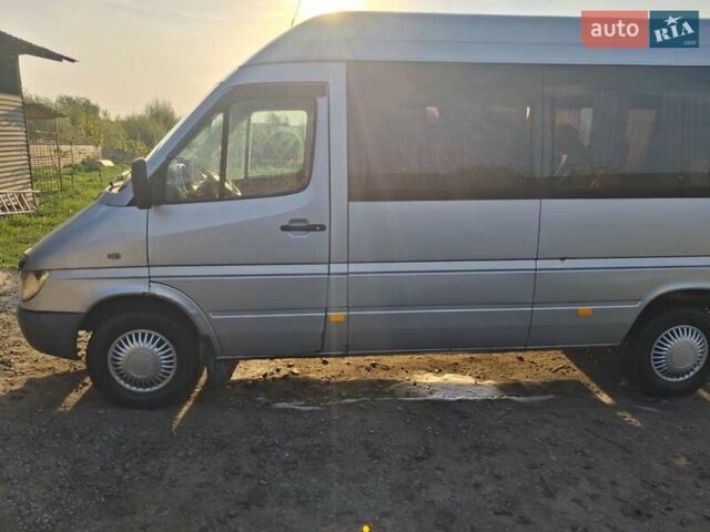 Серый Мерседес Sprinter, объемом двигателя 0 л и пробегом 658 тыс. км за 6200 $, фото 5 на Automoto.ua