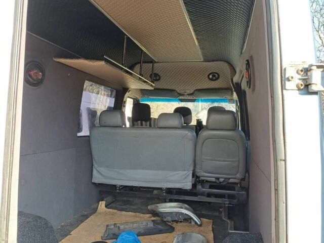 Серый Мерседес Sprinter, объемом двигателя 0 л и пробегом 300 тыс. км за 3500 $, фото 5 на Automoto.ua