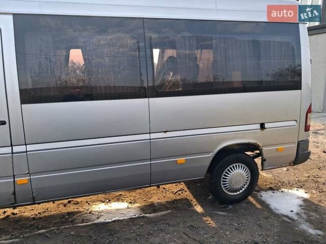 Серый Мерседес Sprinter, объемом двигателя 0 л и пробегом 658 тыс. км за 6200 $, фото 1 на Automoto.ua