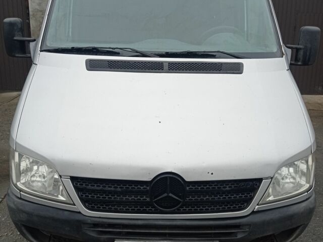 Серый Мерседес Sprinter, объемом двигателя 2.1 л и пробегом 362 тыс. км за 4400 $, фото 1 на Automoto.ua