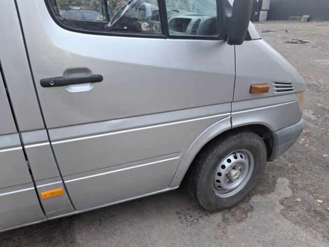 Сірий Мерседес Sprinter, об'ємом двигуна 0 л та пробігом 500 тис. км за 8500 $, фото 3 на Automoto.ua
