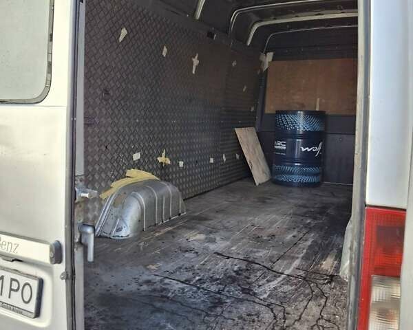 Серый Мерседес Sprinter, объемом двигателя 2.2 л и пробегом 452 тыс. км за 11800 $, фото 5 на Automoto.ua