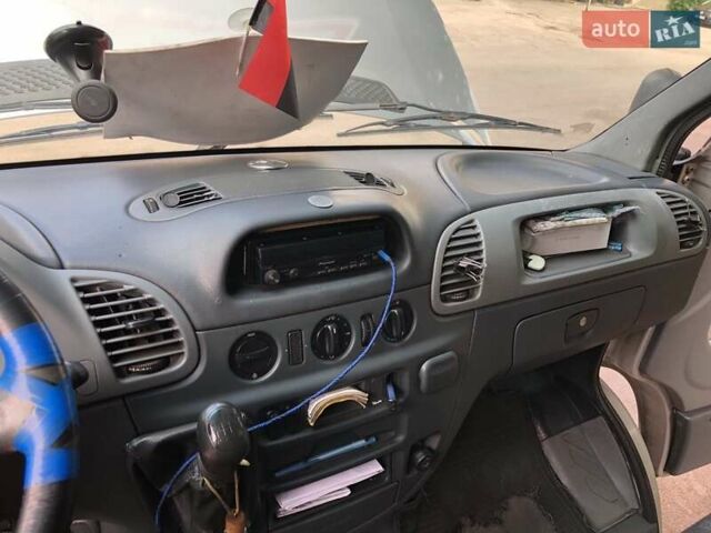 Серый Мерседес Sprinter, объемом двигателя 0 л и пробегом 800 тыс. км за 6500 $, фото 8 на Automoto.ua