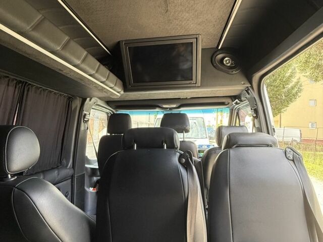 Серый Мерседес Sprinter, объемом двигателя 2.7 л и пробегом 250 тыс. км за 12500 $, фото 6 на Automoto.ua