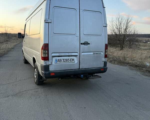 Серый Мерседес Sprinter, объемом двигателя 0 л и пробегом 498 тыс. км за 9000 $, фото 9 на Automoto.ua