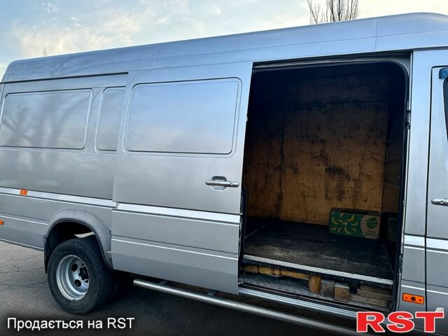 Серый Мерседес Sprinter, объемом двигателя 2.7 л и пробегом 460 тыс. км за 18500 $, фото 11 на Automoto.ua