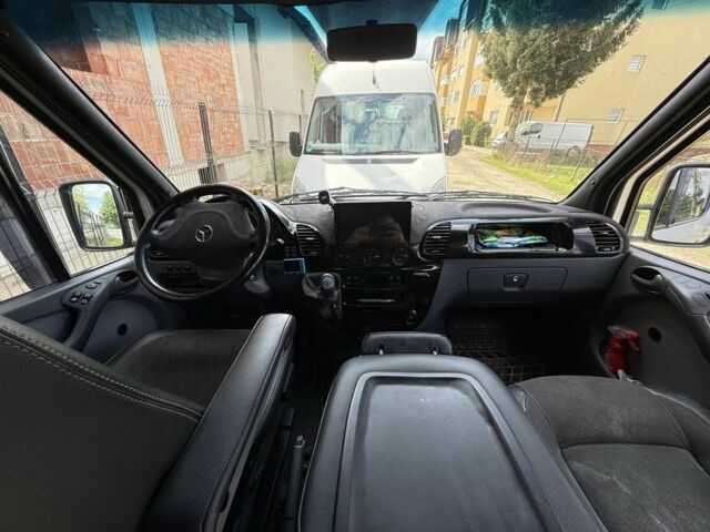 Серый Мерседес Sprinter, объемом двигателя 2.7 л и пробегом 250 тыс. км за 12500 $, фото 2 на Automoto.ua
