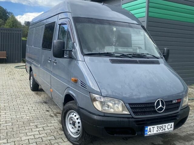 Серый Мерседес Sprinter, объемом двигателя 2.1 л и пробегом 280 тыс. км за 11500 $, фото 4 на Automoto.ua